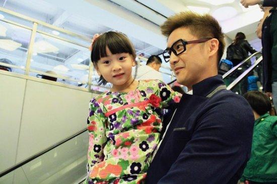 ������CindyȤ�� ���׶�԰������ͬѧӵ��