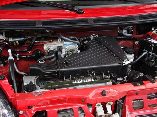 昌河铃木 1.4L 手动 发动机主体特写