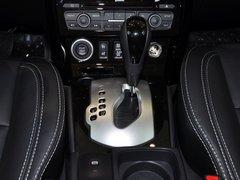 雷诺 2.5L CVT 挂档把手特写