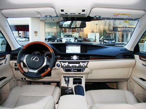 雷克萨斯 2.5 CVT 中控台整体