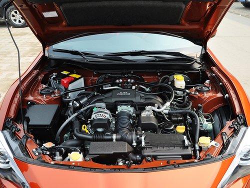 丰田(进口) 2.0L 自动 发动机局部特写