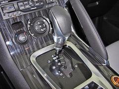 东风标致 1.6T 自动 挂档把手特写