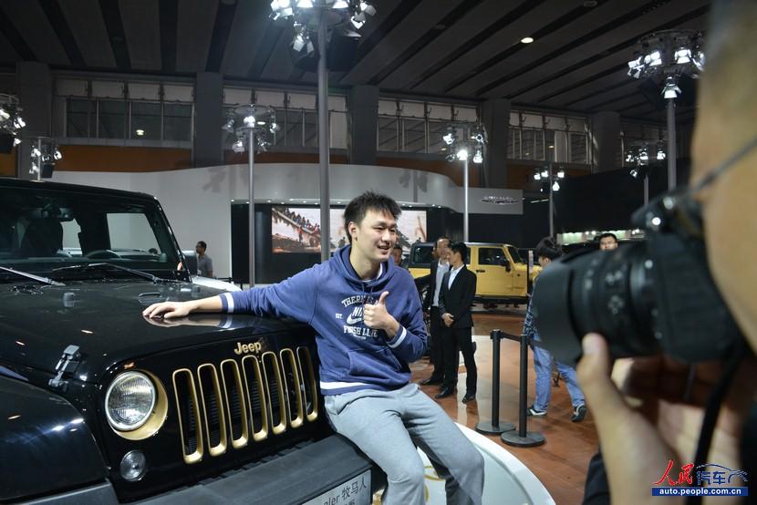 ����ھ���������JEEPչ̨