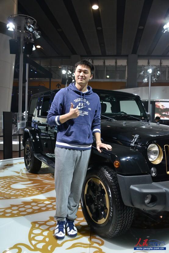 ����ھ���������JEEPչ̨��6��