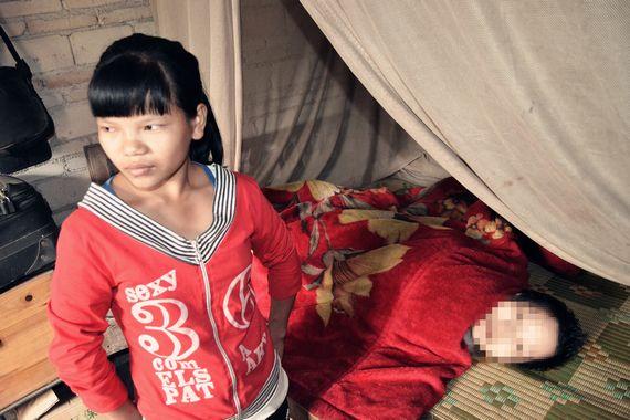 父亲去世母亲要照顾 梧州女孩休学在家渴望读书