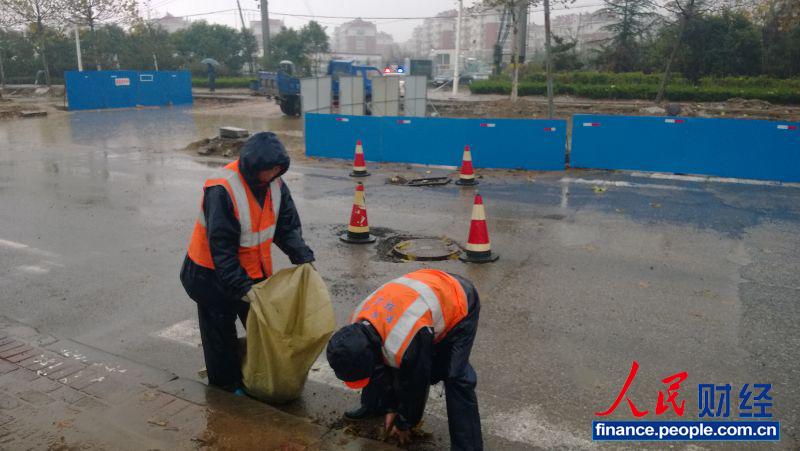 ͼΪ24������ʮһ�㡣���¹��ֳ���Ƶ�·����ɨ�ĻƵ���������(��Ӱ ����)