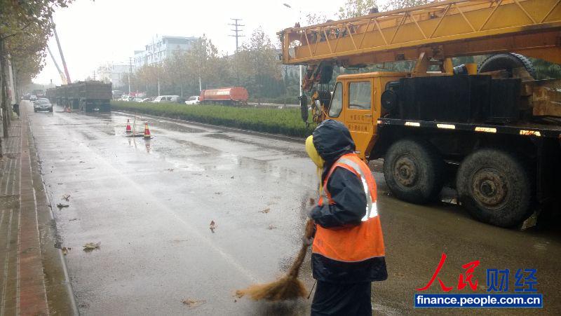 ͼΪ24������ʮһ�㡣���¹��ֳ���Ƶ�·����ɨ�ĻƵ���������(��Ӱ ����)