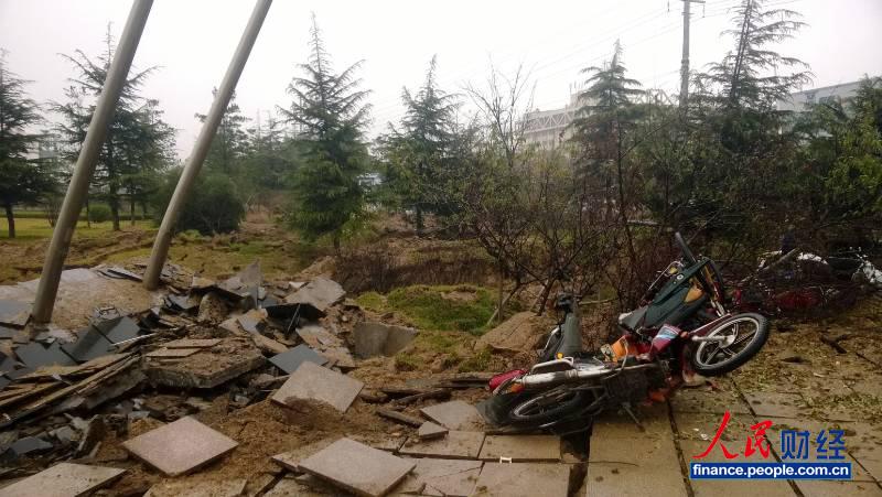 ����������������Լ50�׵�·����������·������������ء�����Ӱ ������