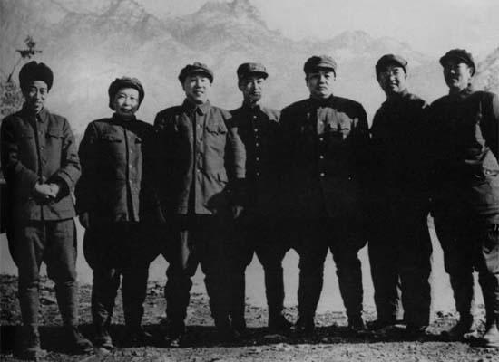 1951�꣬���»�˾��Ա����3���ڳ��ʳɴ���������˻�(��1)������(��2)�������(��5)��������(��7)�Ⱥ�Ӱ