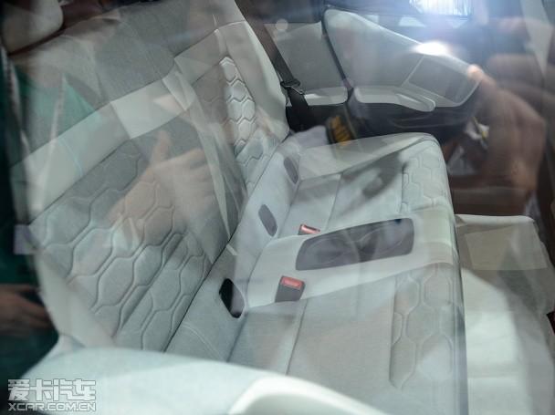 ����i3����