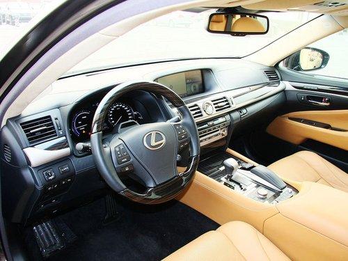 �׿���˹ 5.0L CVT �п�̨���