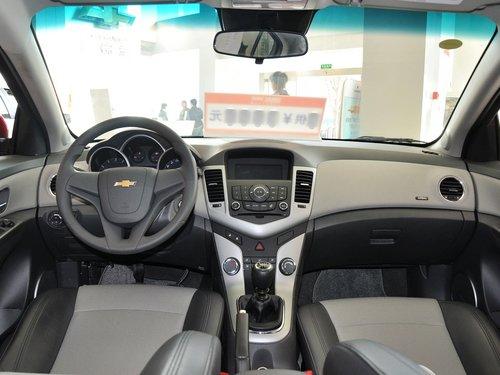 ѩ���� 1.6L SE �ֶ� �п�̨����