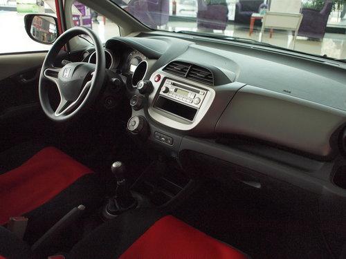 �������� 1.3L �ֶ� �п�̨�Ҳ�