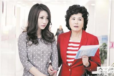 在《咱们结婚吧》中柳岩饰演的蓝未未