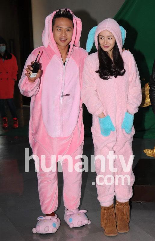 邓超首当导演 杨幂全素颜自称像"疯狗"(图)