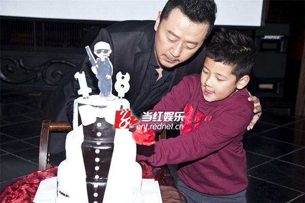 ���θ��ӹ�ͬ�е���