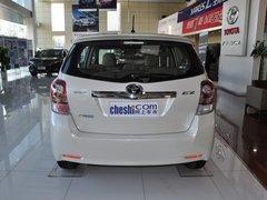 广汽丰田 180E CVT 车辆正后方尾部视角