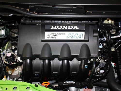 广汽本田 飞度 1.3L CVT 发动机主体特写