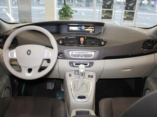 雷诺 2.0L CVT 中控台整体