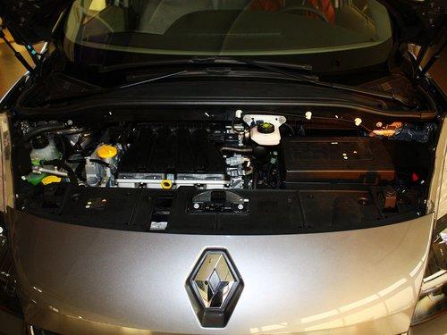 雷诺 2.0L CVT 发动机局部特写