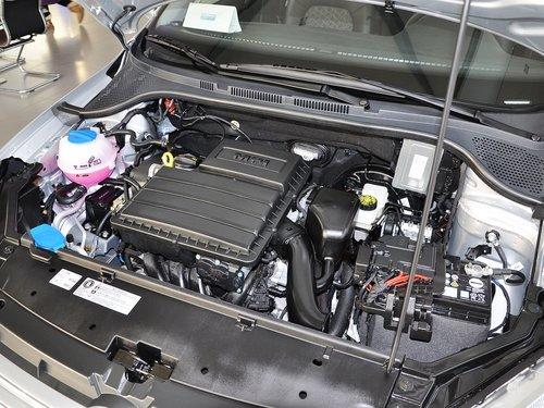 上海大众 1.4L 手动 发动机主体特写