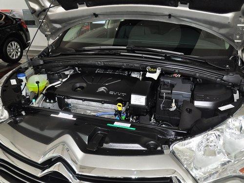 东风雪铁龙 1.8L 手动 发动机主体特写