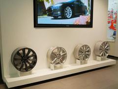 �����Ƕ�˼�� ��Tesla�����ľ�Ӣ�Ի���