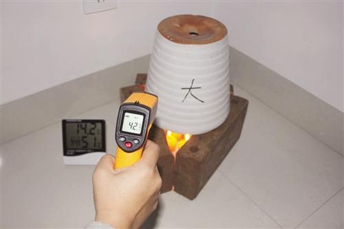 大学生用蜡烛花盆自制取暖神器 40分钟升温12.5℃