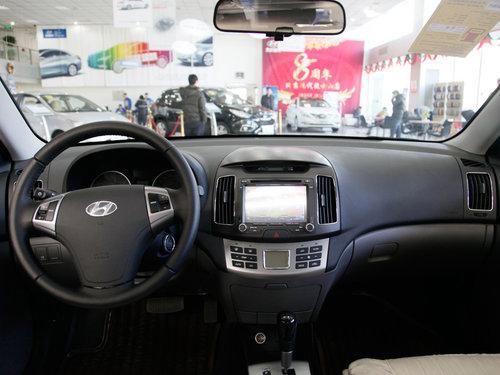 北京现代 悦动 1.6L AT 中控台整体