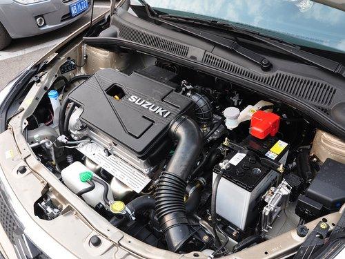 长安铃木 酷锐 1.6L 手动 发动机主体特写