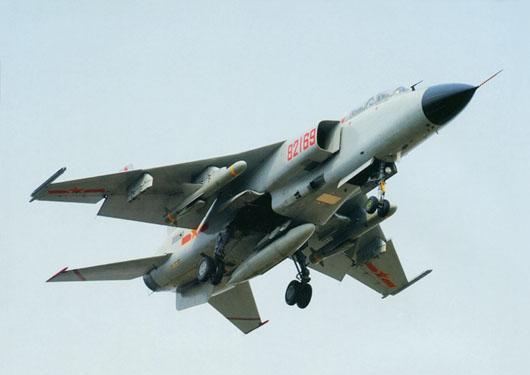 网络流传的歼轰-7A携带鹰击83空射型反舰导弹图片