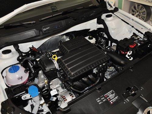 上海大众 1.6L 自动 发动机主体特写