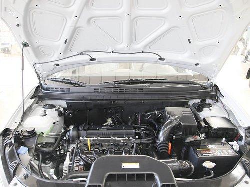 北京现代 悦动 1.6L AT 发动机局部特写