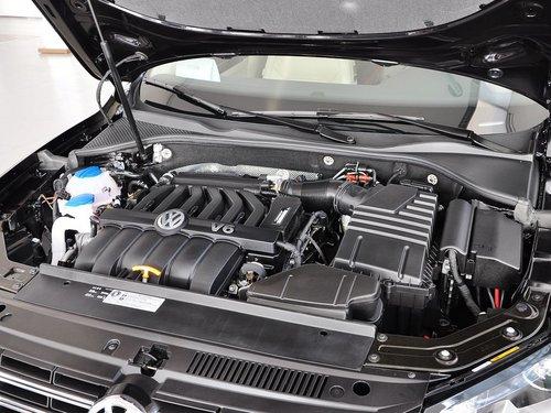 上海大众 帕萨特 3.0L DSG 发动机主体特写