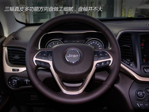 ���ż���2�� JEEP���ɹ�Աȱ���GLK