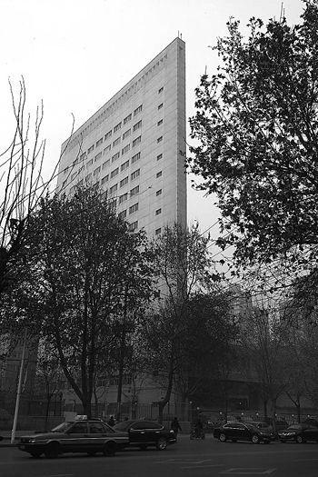 ʯ��ׯһ��¥էһ���籡���ɣ�����Ϸ�ơ�¥������