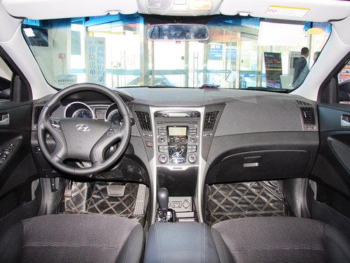 �����ִ� 2.0L �Զ� �п�̨����