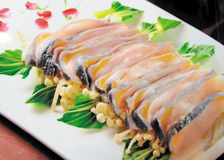 细嫩的娃娃鱼肉.