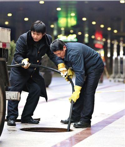 1��18�գ����¸ֺ͹�����ҹ������վ̨���¹ܵ���