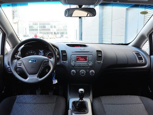 东风悦达起亚 1.6L 手动 中控台整体