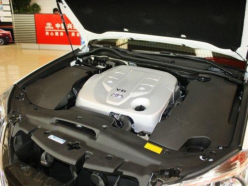 一汽丰田 2.5L 自动 发动机主体特写