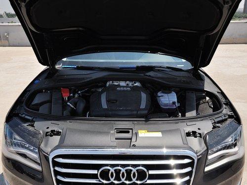 奥迪(进口) 2.0T 发动机局部特写