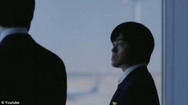 �ձ��˴��ٱ��Ӱ������� �պ��չ�˾�������ŭ 