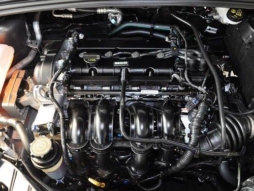 长安福特 三厢 1.6L DCT 发动机主体特写