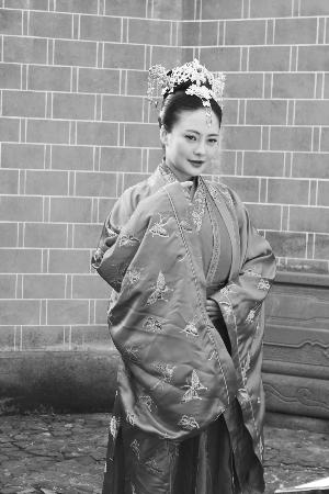 由潘粤明,樊蕊,陈键锋,周知等主演的大型古装电视剧《儒林外史》正在