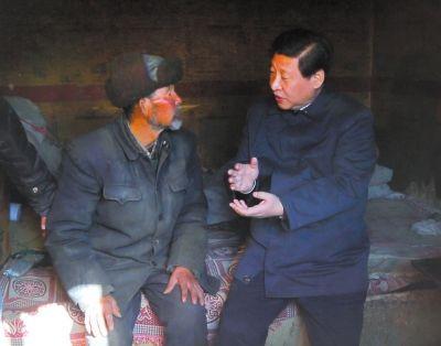 2013��2��5�գ�ϰ��ƽ����������μԴ�أ��Ͱ�Ѯ�ϵ�Ա�������н�̸���˽��������������