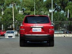 广汽丰田 2.7L 自动 车辆正后方尾部视角