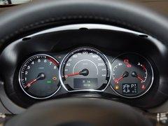 雷诺 2.5L CVT 方向盘后方仪表盘