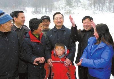 2007��2��17��һ���磬�¼ұ�̤����ѩ������������ɽ������ԭ���������������Ӵ忴�����񣬸������ǰ��ꡣ�����»��緢