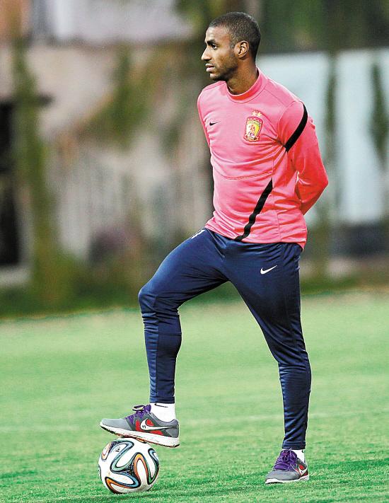 穆里奇暗示半年后离开广州 望有更多时间陪家人